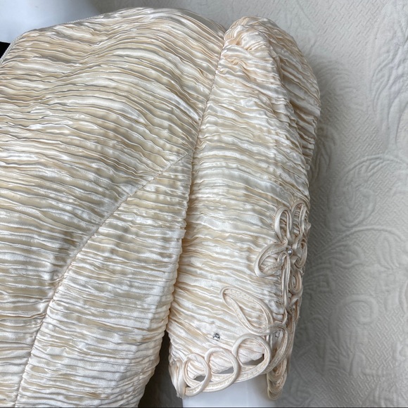 Vintage ILGWU Karen Lawrence by Matthew Fortuny Pleat Formal Jacket - Picture 8 of 14